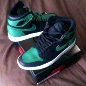 Air Jordan 1 Retro High OG 'Pine Green 2.0'